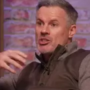 Jamie Carragher Defends Arne Slot Amid Liverpool Fan Criticism