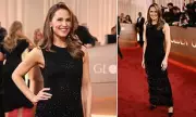 Jennifer Garner's Golden Globes Return in 1,300-Hour Gown Steals Show