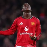 Kobbie Mainoo's Man Utd future in balance as Carrick faces transfer deadline