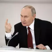 Labour Chief Warns Putin: UK Monitoring Russian 'Zombie' Ships in Channel