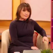 Lorraine Kelly announces death of father after period of poor health