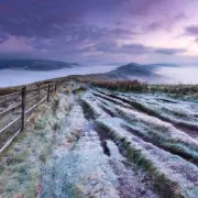 Mam Tor Winter Walk: A 'Magical' 517m Peak District Hike Near Castleton