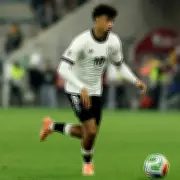 Man Utd's £40m Transfer Race for Frankfurt's Brown as Zirkzee Juventus Talks Begin