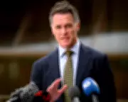 NSW Premier Chris Minns Considers Extra Public Holiday for Anzac Day Long Weekend