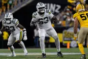 Packers Offensive Tackle Rasheed Walker Arrested at LaGuardia Airport on Gun Charge