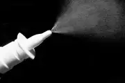 Pharmacists Warn: Overusing Nasal Sprays Worsens Congestion