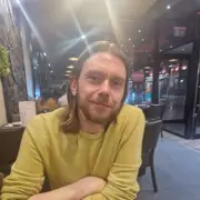 Plasterer's Back Pain Turns Out to Be Terminal Cancer, Marries in Hospital