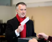 Portugal's Tight Presidential Race: Far-Right Eyes Runoff Spot