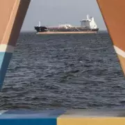 Russia Deploys Submarine to Escort Tanker Near Venezuela Amid Rising Tensions