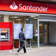 Santander's £20 Investment Alert: Bank Urges UK Customers to Grow Finances