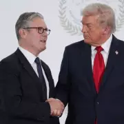 Starmer Acts as Go-Between in Trump Greenland Row, Urges Diplomatic Path