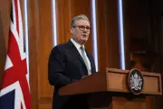 Starmer Confronts Trump Over Greenland Trade War Threats, Warns of Recession Risk