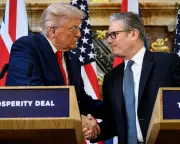Starmer Confronts Trump Over NATO Tariff Threats in Greenland Crisis