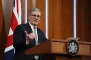 Starmer Urges Calm Over Trump's Greenland Threats, Dismisses Invasion Fears