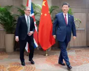 Starmer's China Visit: Business Diplomacy Amid Embassy Controversy