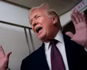 Trump Warns Supreme Court Tariff Ruling Would Create 'Complete Mess'