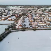UK Blanketed in 10cm of Snow as Arctic Freeze Grips Nation
