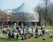 UK Drops 600,000 Student Target, Pivots to £40bn Overseas Education Hubs