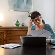 UK Inflation Climbs to 3.4% in December, Squeezing Household Budgets Further