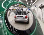 UK's Clean Energy Jobs at Risk from Over-Reliance on China, Warns Thinktank