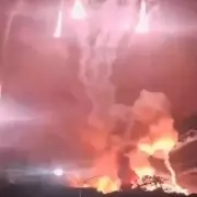 US Forces Capture Maduro in Venezuela Raid: Explosions Rock Caracas