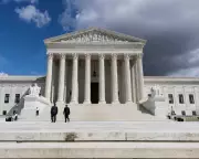 US Supreme Court Set to Rule on Trump Tariffs Legality This Week
