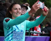 Van de Donk's Proud Return: Dutch Star Makes Long-Awaited London City Debut