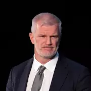 Veterans Minister Al Carns Slams Farage's Ukraine Troop Stance as 'Abdication'