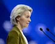 Von der Leyen Criticises Trump's Greenland Tariffs as a Mistake at Davos Summit