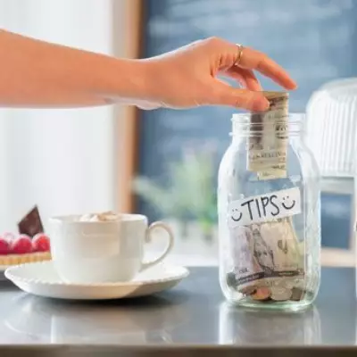 Barista's Sarcastic Response to 73p Tip Leaves Customer Dumbstruck