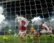 Arsenal's Dramatic Collapse at Molineux Sparks Bottler Debate