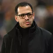 Carragher Questions Rosenior's Authenticity at Chelsea Amid Success