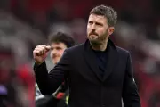 Carrick's Manchester United Maintain Winning Streak with Victory Over Spurs