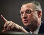 Democrats Condemn VA Secretary Over False Claims in Nurse Killing Case