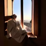 Divorced Mum Finds Unexpected Love After a Wink from Italian Waiter in Tuscany