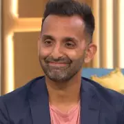 Dr Amir Khan Praised for Swift Response to Patient Fainting During Surgery