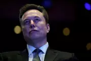 Elon Musk Shifts SpaceX Focus from Mars to Moon Missions in Strategic Pivot