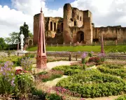 English Heritage Launches 'Bonding Benches' to Combat Parental Loneliness