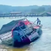 Four Dead as Tourist Boat Capsizes at Chinese Lake Resort During Lunar New Year