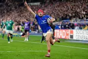 France Crushes Ireland in Six Nations Opener, Dupont and Jalibert Shine