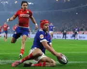 France Overpowers Italy to Maintain Six Nations Grand Slam Ambitions