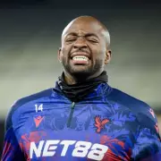 Glasner Urges Palace Fans to Back Mateta After Failed Milan Move