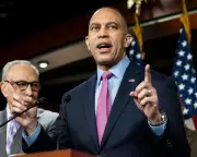 Hakeem Jeffries Vows Democrats Will Block Trump's Election 'Steal' Attempt