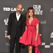 Halle Berry Announces Engagement to Van Hunt with Stunning Diamond Ring