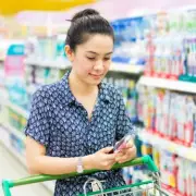 Home Bargains Cuts Hismile Whitening Gloss from £19 to £2 for Radiant Smiles