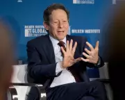 Hyatt Chair Thomas Pritzker Resigns Over Epstein and Maxwell Connections