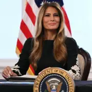 Melania Trump's Body Language: Psychotherapist Decodes Her Controlled Demeanour