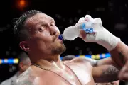Oleksandr Usyk Hints at Major Announcement Amid Boxing Promoter Controversy