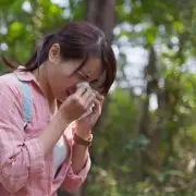 Optician Warns Hay Fever Sufferers Against Common Home Mistake This Spring