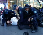 Police Clash with Protesters at Sydney Rally Against Israeli President's Visit